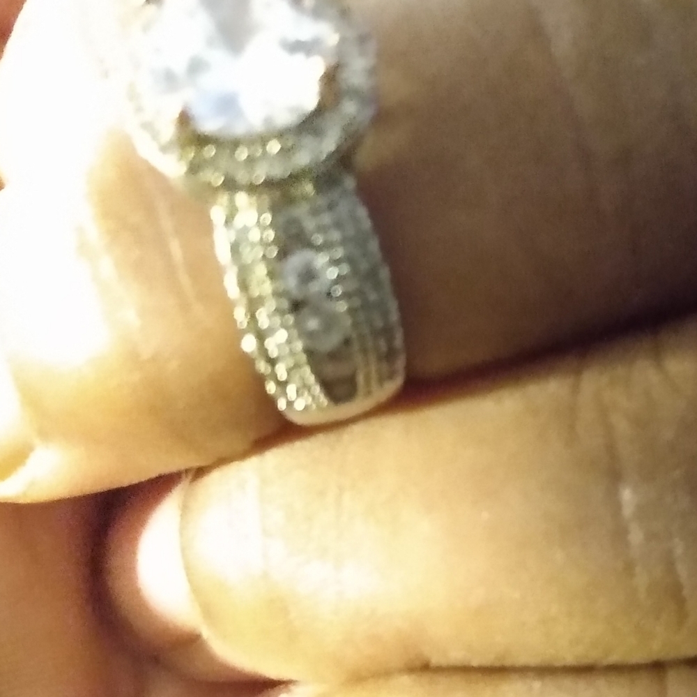 Ring - Picture 3 of 8